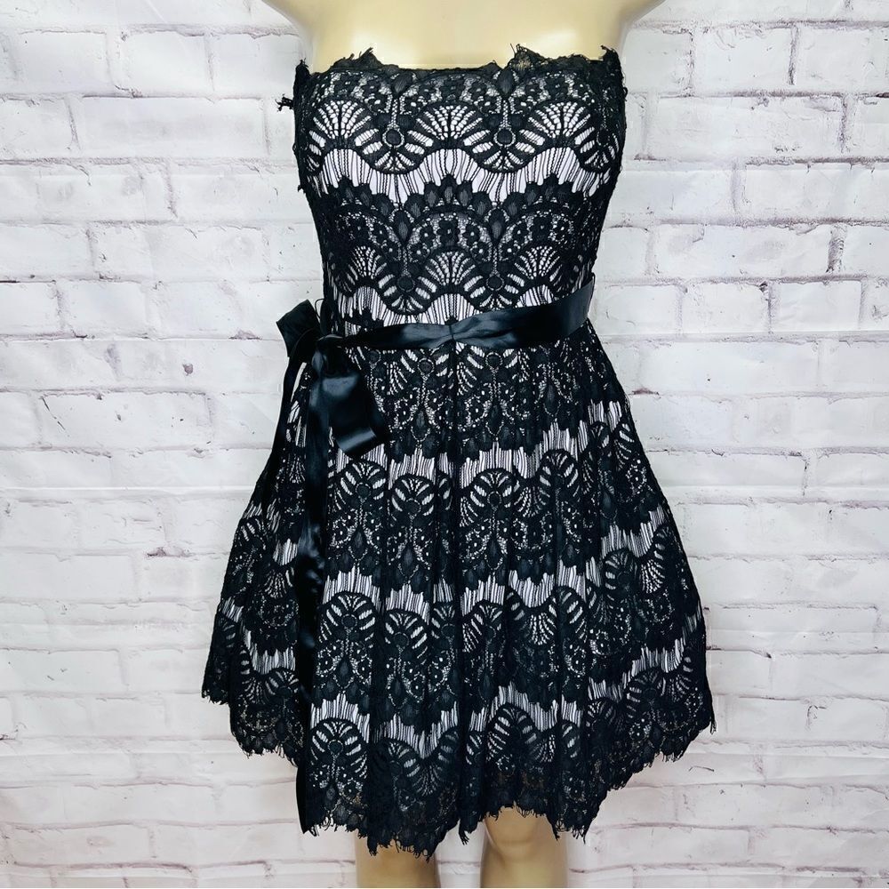XSCAPE Black Strapless Dress with lace and satin ribbon bow size 4